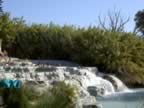 Vista delle Cascate del Gorello a Saturnia (25kb)